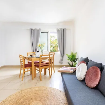 Live Cristianos Square Appartamento *